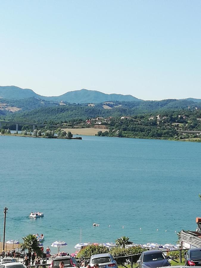 باربيرينو دي موجيلو Il Lago Del Mugello B&B المظهر الخارجي الصورة